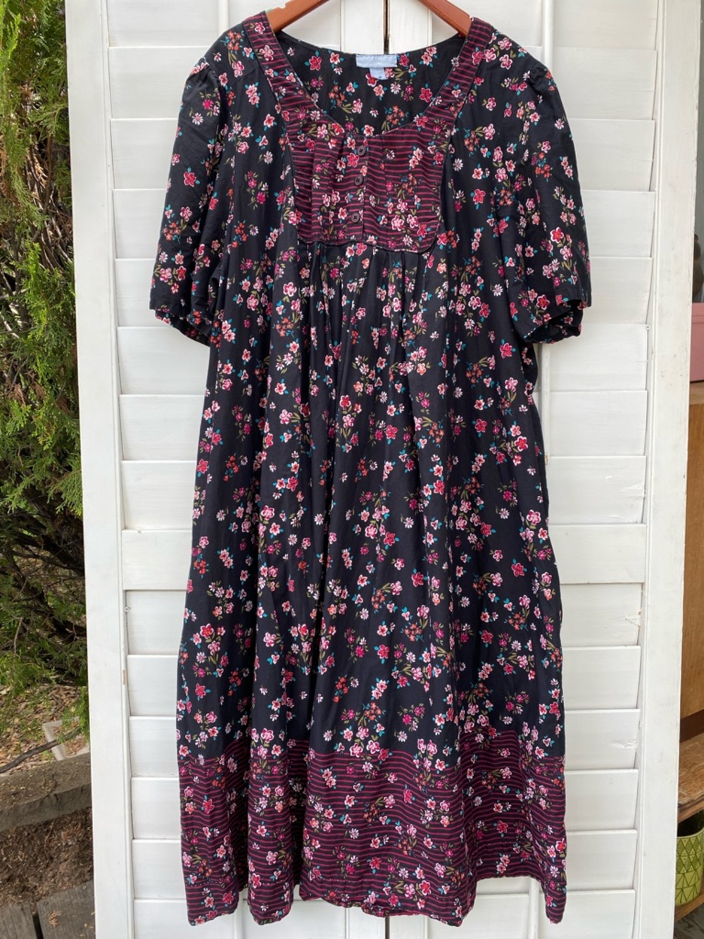 Only Necessities Black Nightdress MuuMuu with Pink Floral and Burgundy Trim